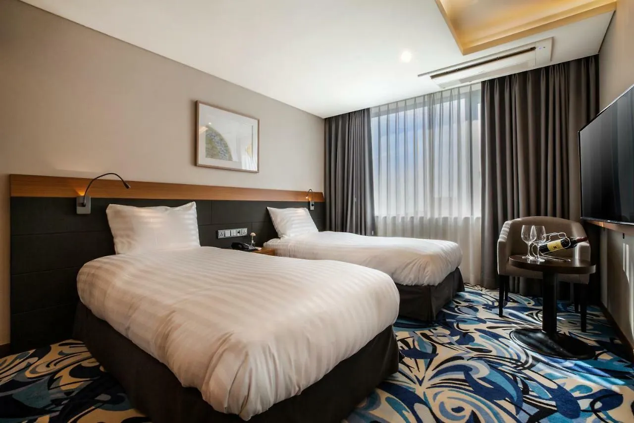 Shin Shin Hotel Jeju Airport 4*,